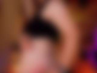 Live cam show with Kiyomi - Gamer Athletic on eurowanks.com