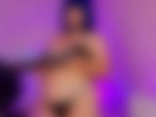 Live cam show with Kiyomi - Brown Eyes Blonde Hair on Camsoda