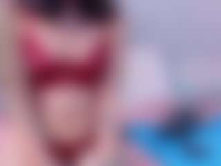 Live cam show with little-aprill - Middle Aged on infinitiblacc.com