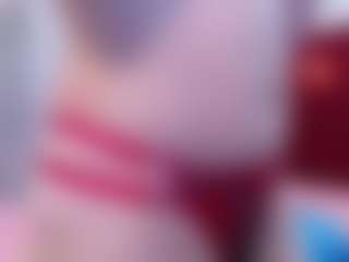 Live cam show with little-aprill - Middle Aged on Camversity