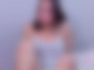 Live cam show with little-aprill - Shaved Pussy MILF on PervPlay.com