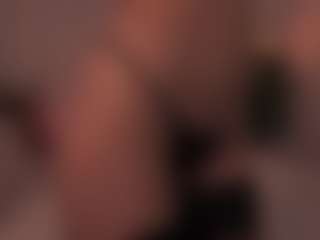 Live cam show with Luna - Upskirt on TottyGirls