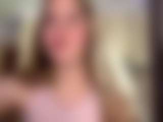 Live cam show with SallieBollacker - Sexydance on SpunkLive