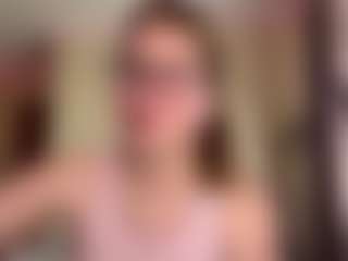 Live cam show with SallieBollacker - Small Ass on SinfulBabes