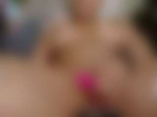 Live cam show with Karoolyna - Big Clit on Camsoda