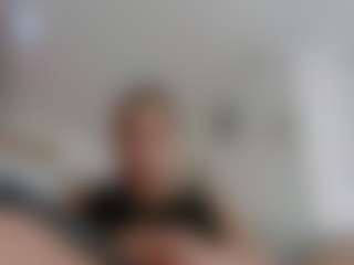Live cam show with Karoolyna - Morena on Milfs Live