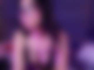 Live cam show with Queen - Role Play on friskycurves.com