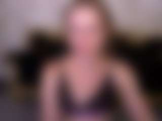 MaribelRiverr MILF webcam performer live streaming