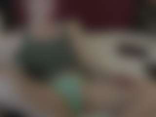 Live cam show with DesperateClit - Camel Toe on fapnchat
