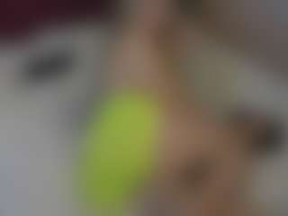 Live cam show with DesperateClit - Camel Toe on AdultVida.com