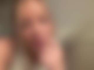 SummerR0ze's Live Sex Cam Show