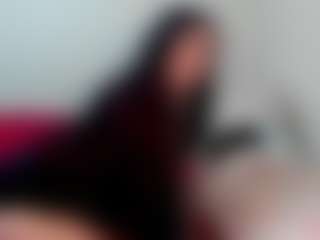 Live cam show with MEGANGREY21 - Facial on AdultVida.com