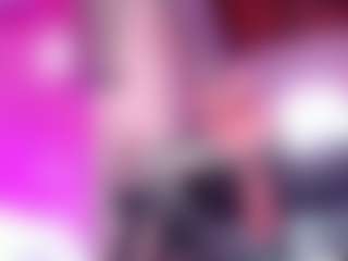 Live cam show with PurryBella - Petite on boobsie.com