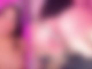 Live cam show with PurryBella - Average on SxyPornLive
