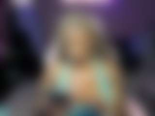 Live cam show with Carmela - Anal on live18s.com