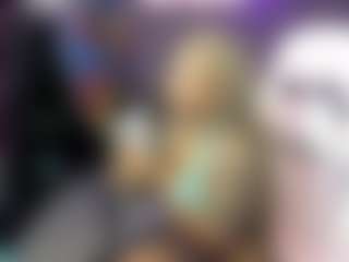 Live cam show with Carmela - Brown Hair on live18s.com