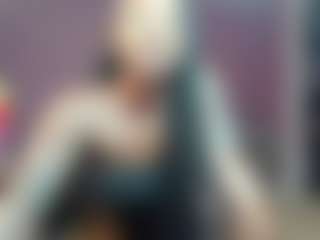Live cam show with Carmela - Wet on Uber Horny