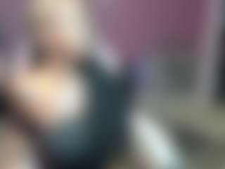 Live cam show with Carmela - Black BBW on Chatstar