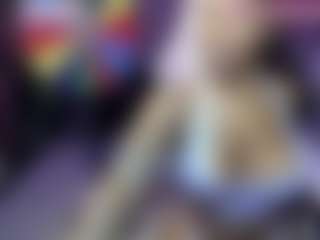 Live cam show with Carmela - Amateur Curvy on TeamSkeetLive