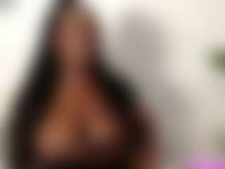 XYOMARA-WILD's Live Sex Cam Show
