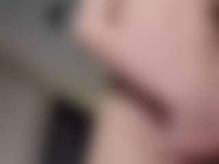 Live cam show with JulianneEdgman - Blue Eyes on AdultVida.com