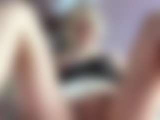 Live cam show with Melissa - Cono Afeitado on live18s.com