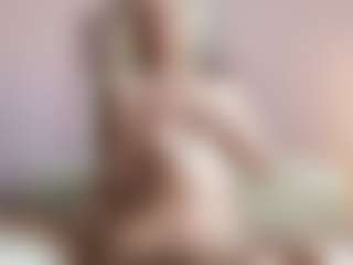 Live cam show with Melissa - Cute on studioflirtlive.com