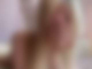 Live cam show with Melissa - College on studioflirtlive.com