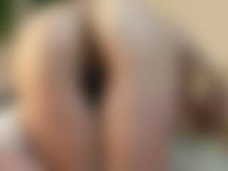Melissa MILF webcam performer live streaming