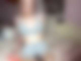 Live cam show with Melissa - Blonde Hair MILF on Chatstar