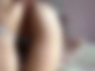 Live cam show with Melissa - MILF on Milfs Live