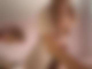 Live cam show with Melissa - Solo on milfzrlive.com
