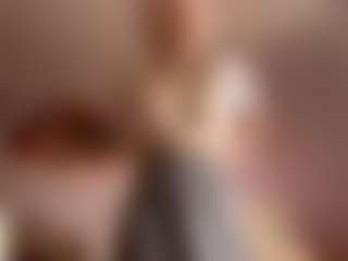 Live cam show with Melissa - Upskirt on CSO-WL