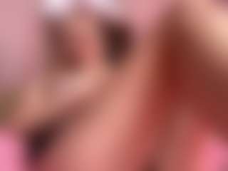 Live cam show with Melissa - Lovely on AdultVida.com