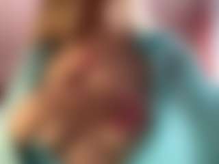 Melissa MILF webcam performer live streaming