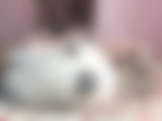 Live cam show with Melissa - Blue Eyes on livesuperchat.net