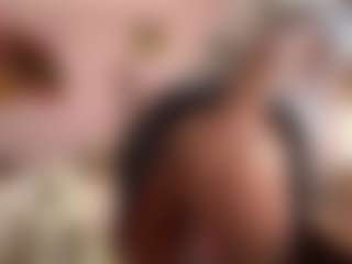 Live cam show with Melissa - Moaning on SquirtSoMuch