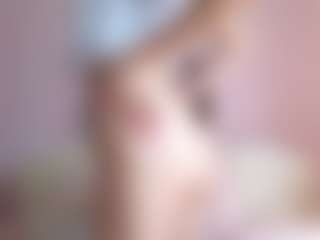 Live cam show with Melissa - Cono Afeitado on CamSodaAdn