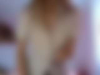 Live cam show with Melissa - Blonde Hair MILF on SinfulBabes