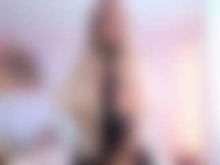 Live cam show with Melissa - Skinny MILF on Camsoda