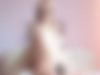 Melissa MILF webcam performer live streaming