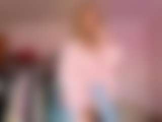 Live cam show with Melissa - College MILF on Camsoda