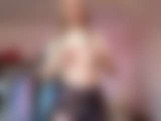 Live cam show with Melissa - Spy on livesuperchat.net