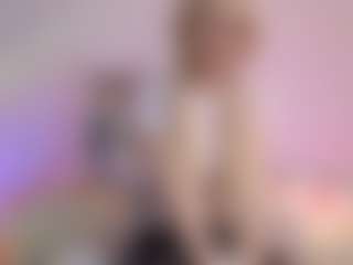 Live cam show with Melissa - Moaning on intimatelivegirls.com