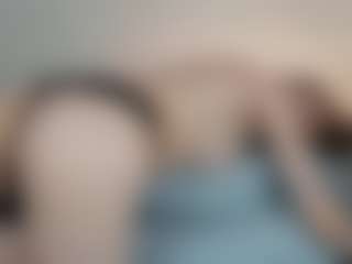 Live cam show with GeneviveGinanni - Double Penetration on livesuperchat.net