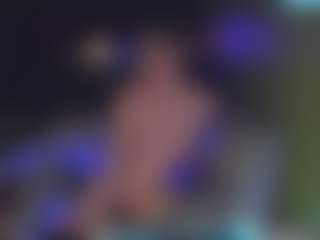 Live cam show with KissmeWetWillow - Pornstar Spank on PervPlay.com