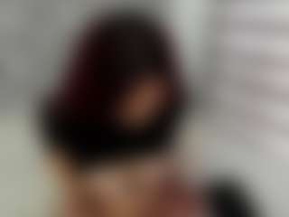 Live cam show with melanie-rouxs - Submissive on AdultVida.com