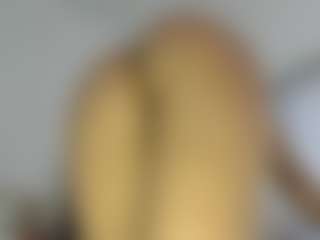 Live cam show with melanie-rouxs - Average on Milfs Live