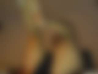 Live cam show with melanie-rouxs - Skinny on TeamSkeetLive