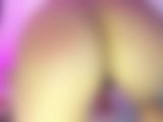 melanie-rouxs MILF webcam performer live streaming